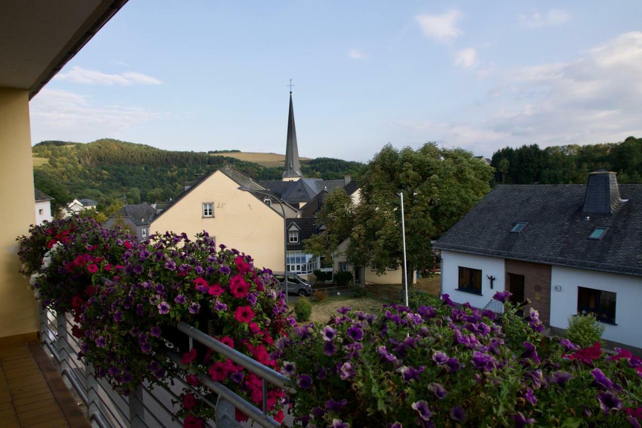 Ferienwohnung Eifelmittendrin Waxweiler Buitenkant foto